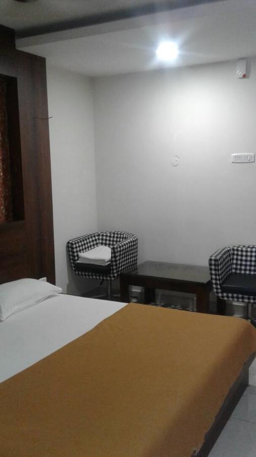 Hotel Gowri Sankar Ambasamudram Exterior photo