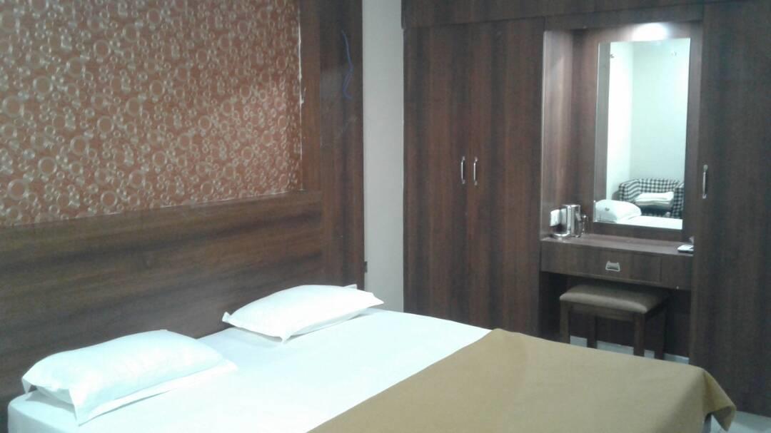 Hotel Gowri Sankar Ambasamudram Exterior photo